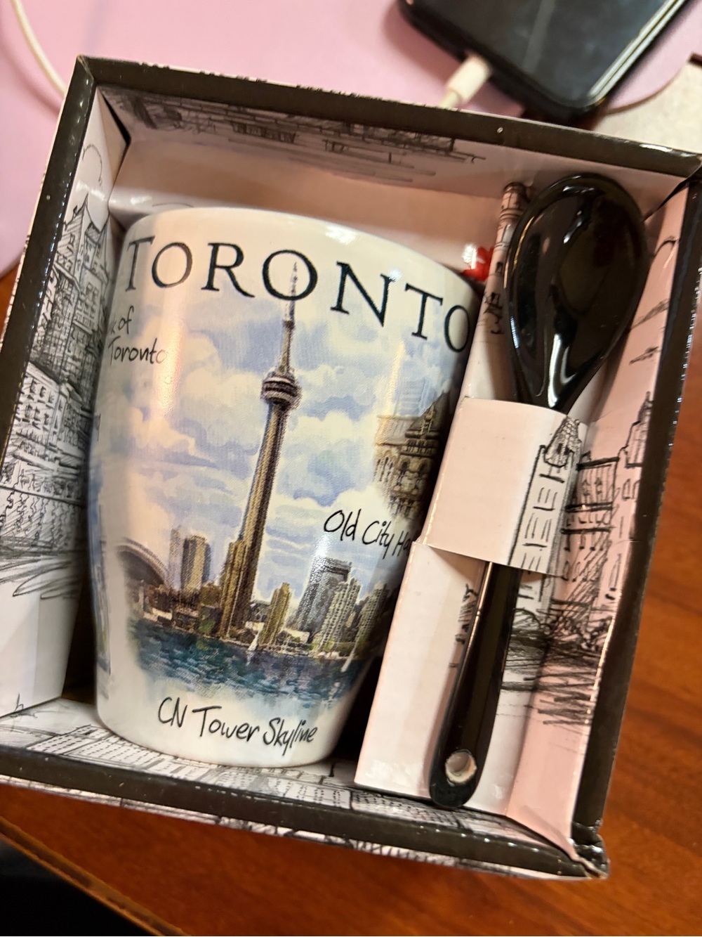 NEW Toronto CN Tower mug & spoon set features illustrated Toronto landmarks - Picture 3 of 3